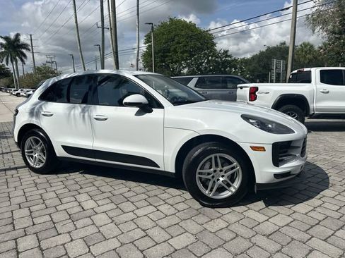 Used 2020 Porsche Macan AWD/4WD image 18