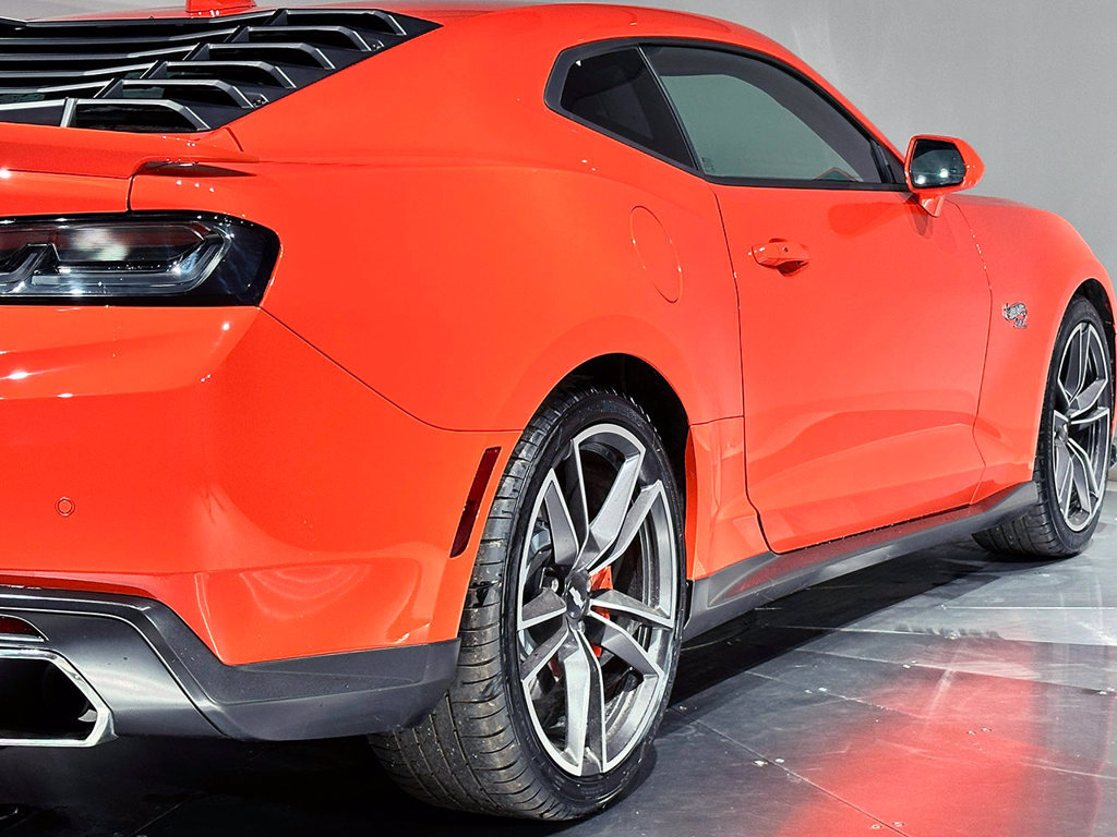 Used 2018 Chevrolet Camaro SS w/ Hot Wheels Edition RWD image 34