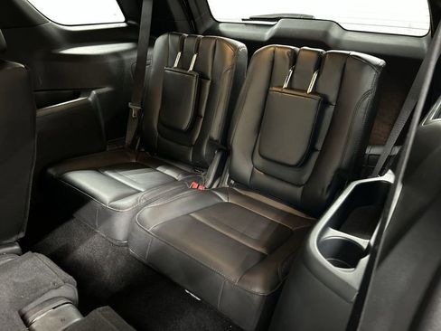 Used 2018 Ford Explorer XLT w/ Equipment Group 202A image 20