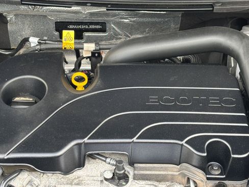 Used 2025 Chevrolet Equinox LT FWD image 31
