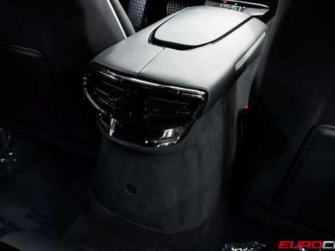 Used 2025 Ferrari Purosangue AWD/4WD image 48