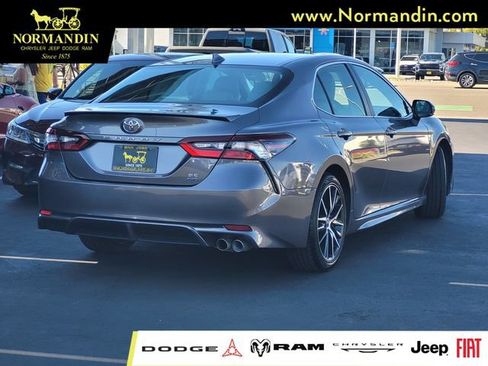 Used 2024 Toyota Camry SE w/ Cold Weather Package AWD/4WD image 4