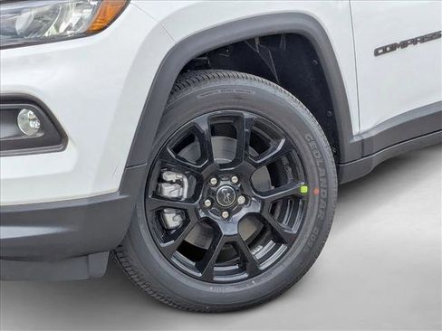 New 2026 Jeep Compass Latitude image 10