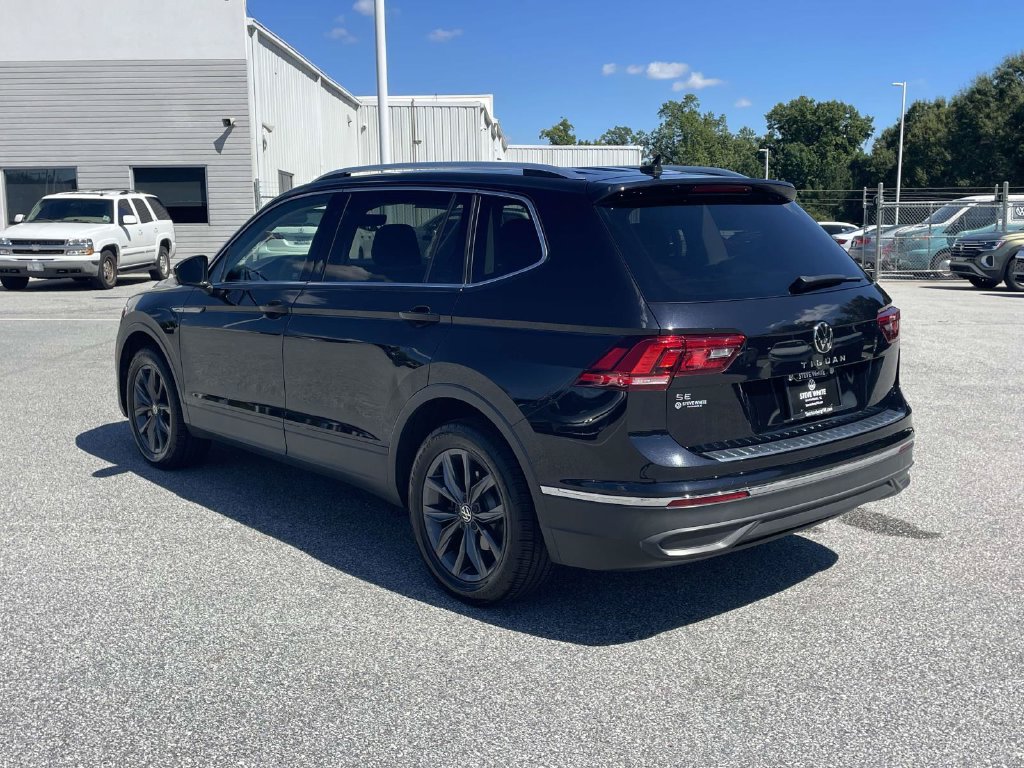 Certified 2022 Volkswagen Tiguan SE FWD image 6