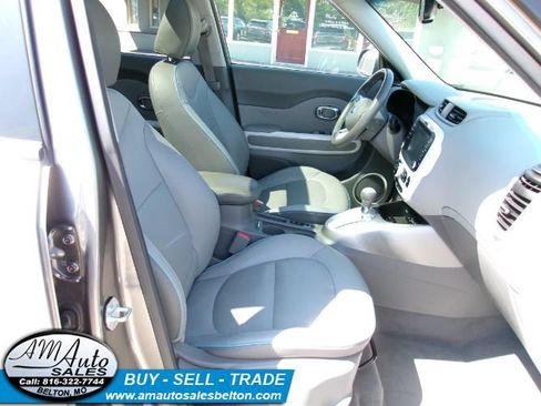 Used 2017 Kia Soul EV + w/ Sun & Fun Package FWD image 18