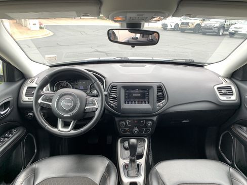 Used 2020 Jeep Compass Latitude AWD/4WD image 28