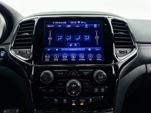 Used 2019 Jeep Grand Cherokee Altitude RWD image 19