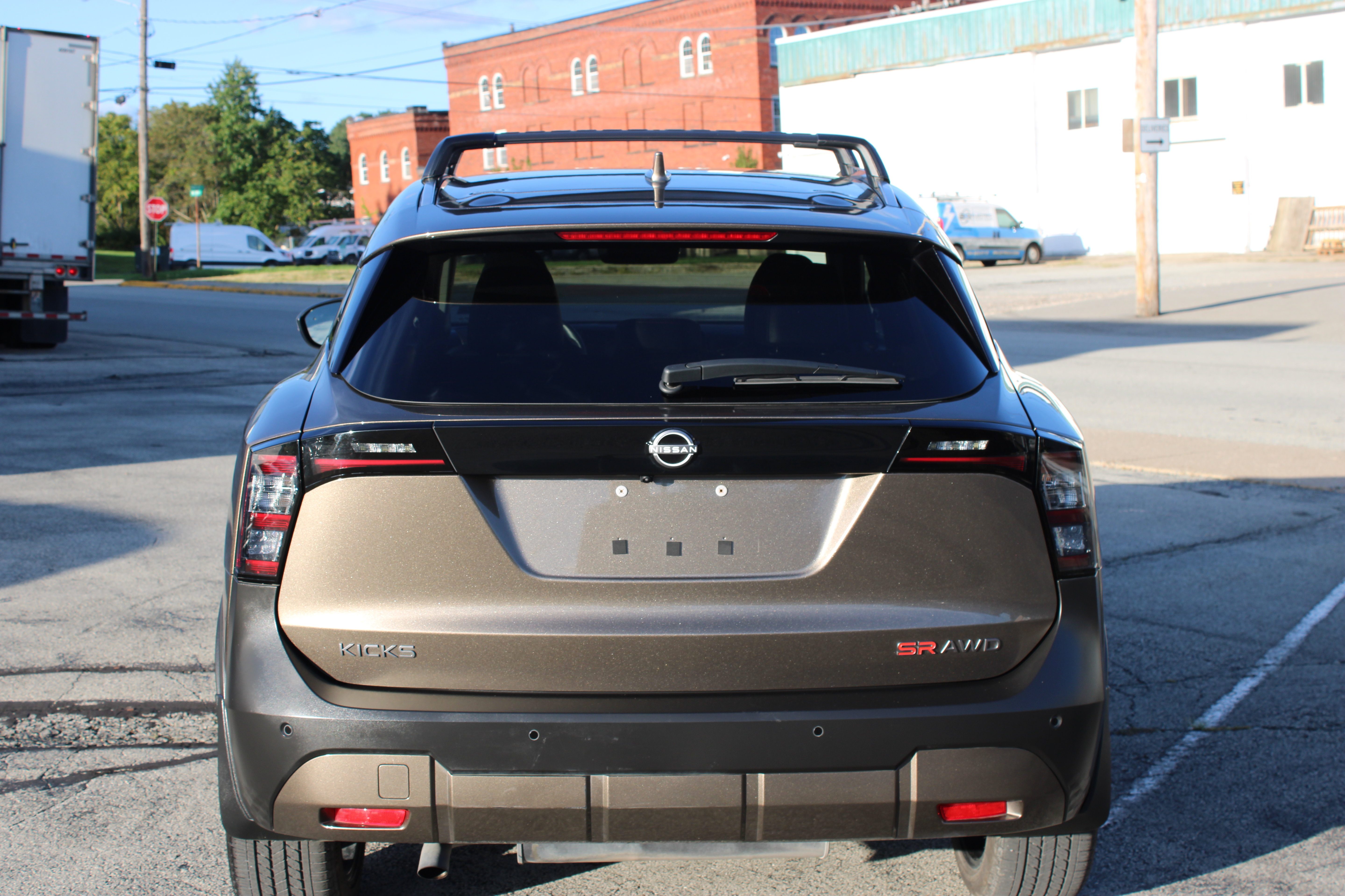 Certified 2025 Nissan Kicks SR w/ Illumination Package AWD/4WD image 4