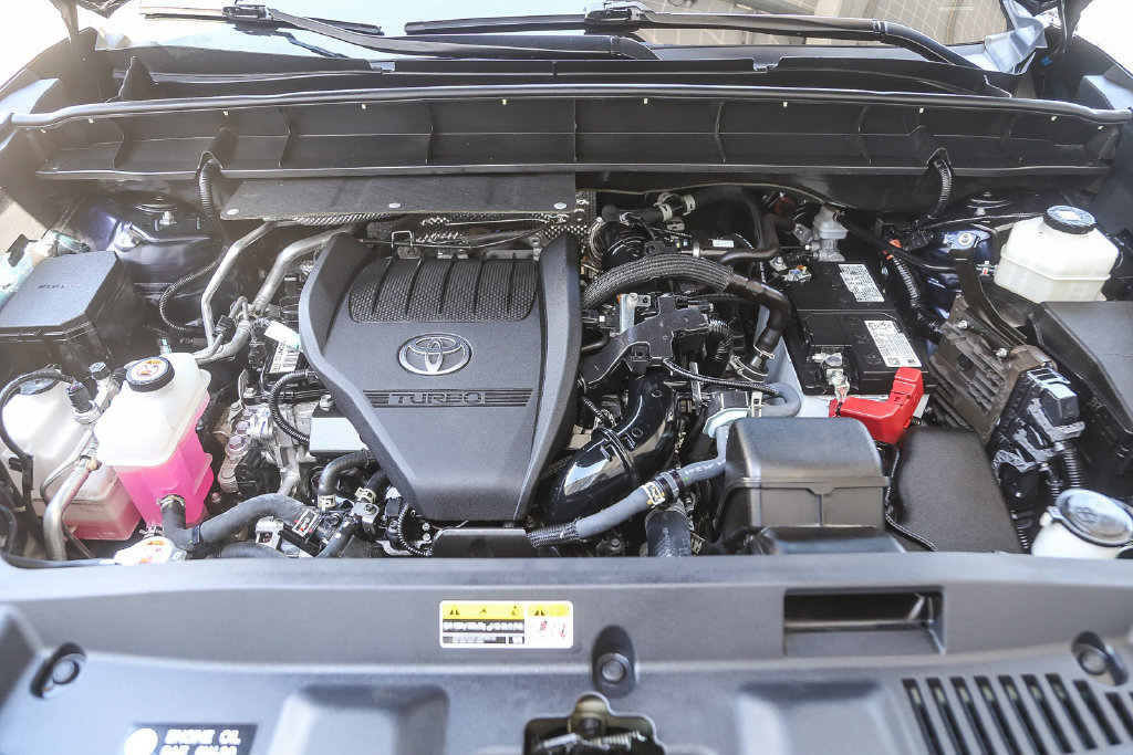 Used 2024 Toyota Highlander Limited AWD/4WD image 25