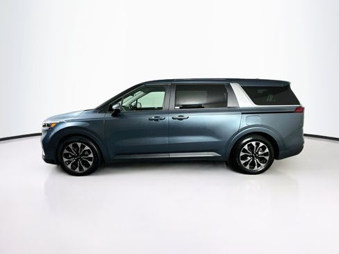 Used 2024 Kia Carnival EX FWD image 4