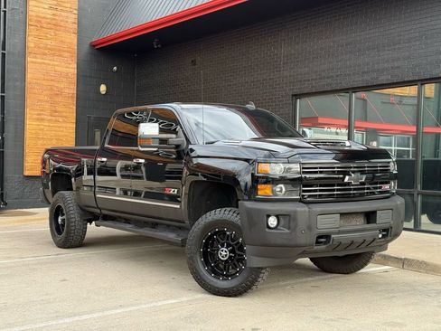 Used 2019 Chevrolet Silverado 2500 LTZ w/ Duramax Plus Package image 6