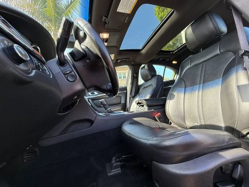 Used 2013 Lincoln MKS FWD image 30