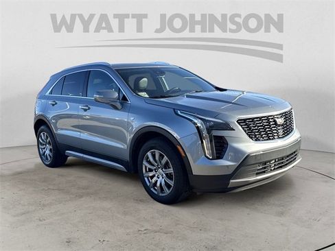Used 2023 Cadillac XT4 Premium Luxury image 7