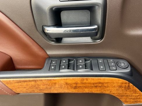 Used 2016 Chevrolet Silverado 2500 High Country w/ Duramax Plus Package image 8