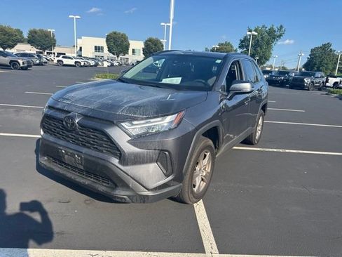 Used 2025 Toyota RAV4 XLE AWD/4WD image 9