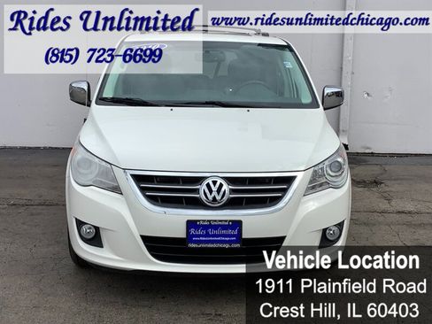 Used 2010 Volkswagen Routan SEL Premium FWD image 12