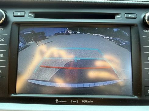 Used 2019 Toyota Highlander XLE AWD/4WD image 21