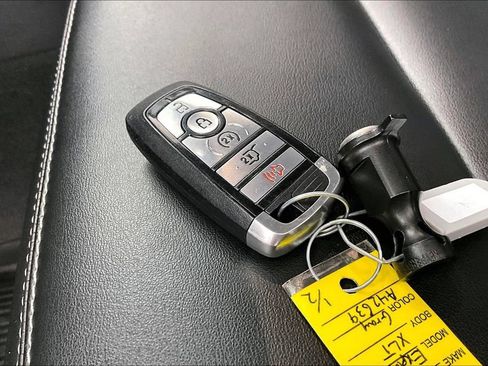 Certified 2023 Ford Explorer XLT w/ Equipment Group 202A AWD/4WD image 11