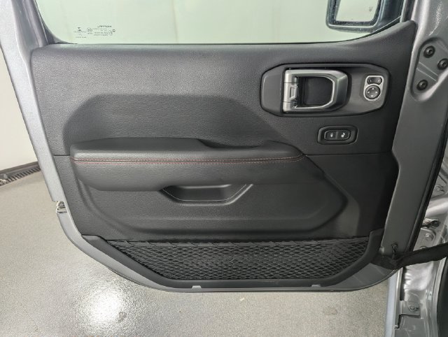 Used 2020 Jeep Gladiator Rubicon w/ Dual Top Group AWD/4WD image 15