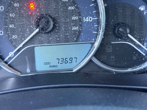 Used 2015 Toyota Corolla LE FWD image 17