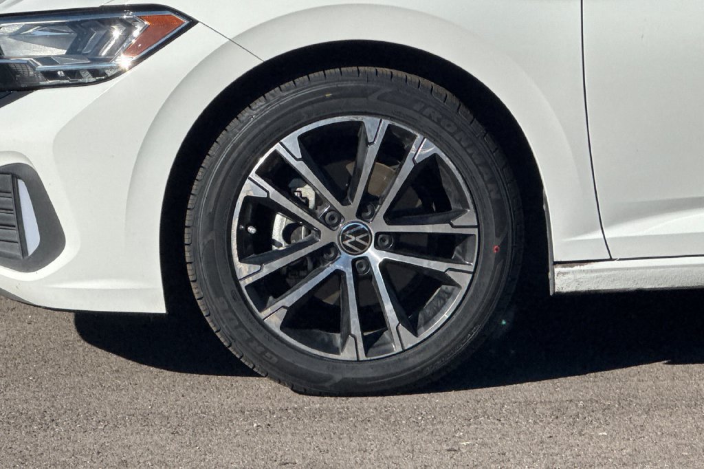 Used 2022 Volkswagen Jetta Sport FWD image 28