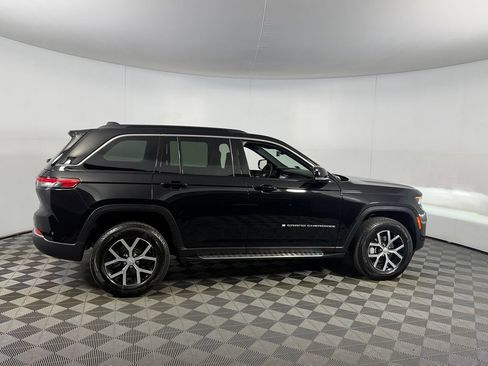 Certified 2025 Jeep Grand Cherokee Limited w/ Luxury Tech Group II AWD/4WD image 6