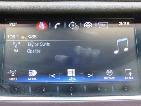 Used 2018 Cadillac XT5 Luxury w/ Driver Awareness Package FWD image 34