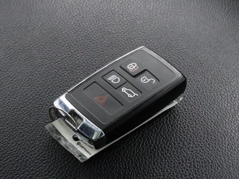 Used 2021 Land Rover Range Rover AWD/4WD image 17