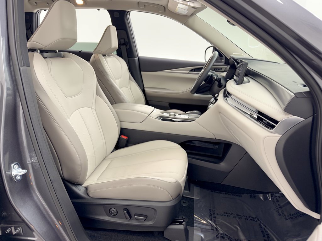 Used 2026 INFINITI QX60 Luxe w/ Family Package FWD image 30