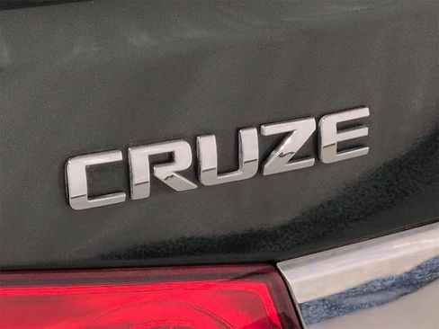 Used 2015 Chevrolet Cruze LT image 13