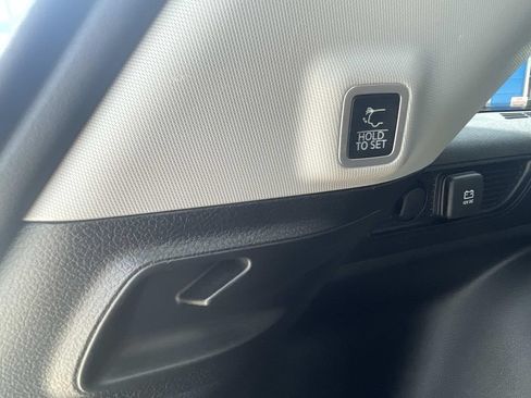 Used 2023 Jeep Grand Cherokee Limited RWD image 9