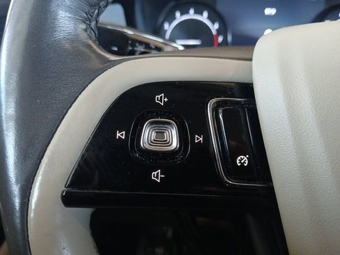 Used 2021 Lincoln Corsair FWD w/ Premium Package image 19