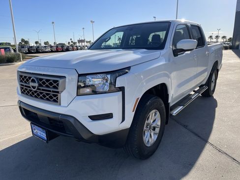 Certified 2024 Nissan Frontier SV image 6