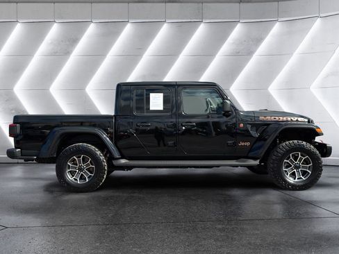 Used 2025 Jeep Gladiator Mojave image 7