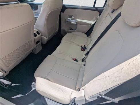Used 2023 Mercedes-Benz GLB 250 4MATIC image 17