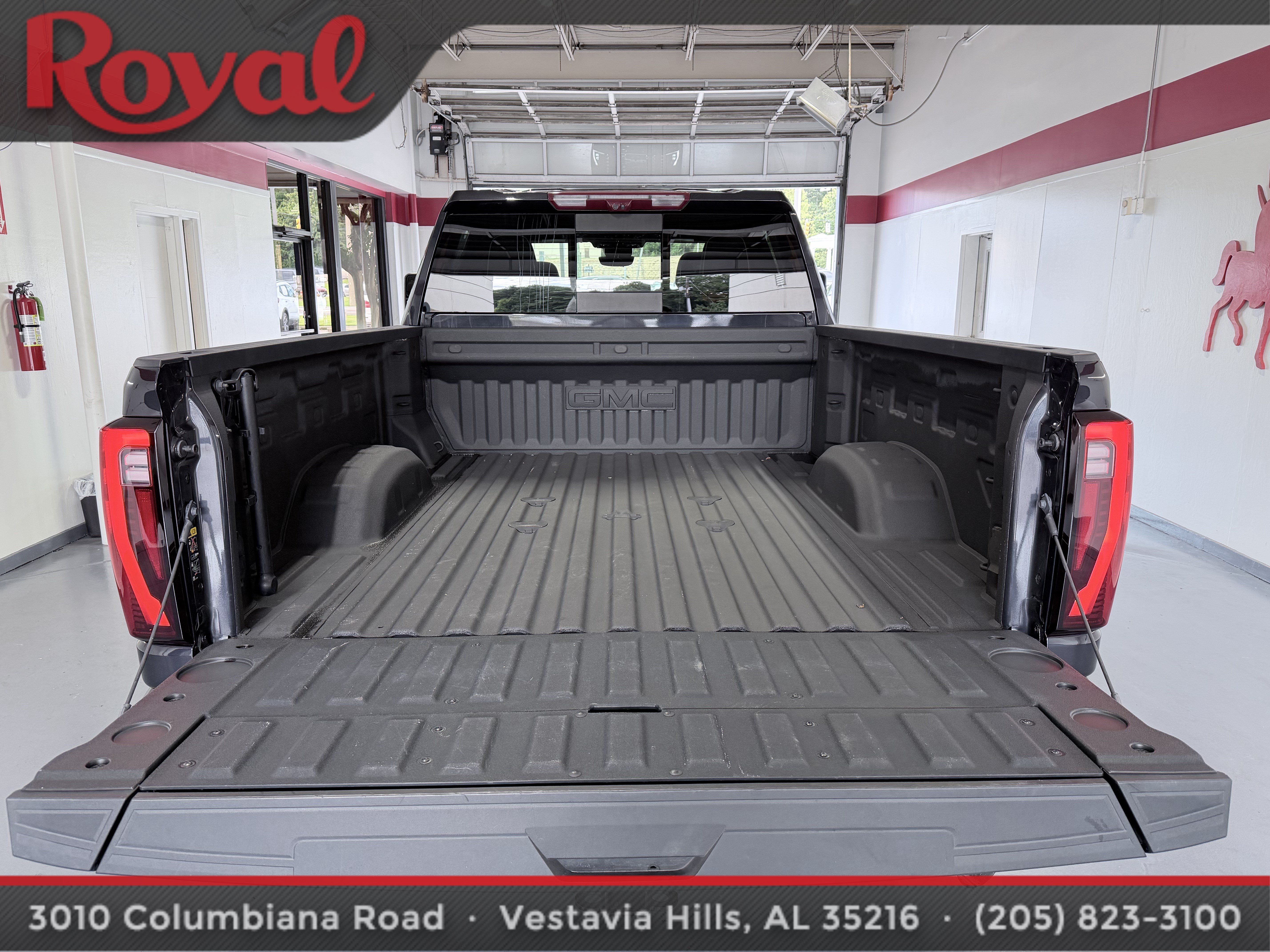 Used 2025 GMC Sierra 2500 Denali Ultimate w/ Max Trailering Package AWD/4WD image 8