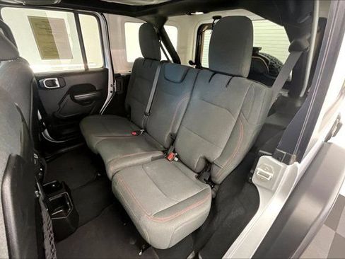 Used 2024 Jeep Wrangler Unlimited Rubicon AWD/4WD image 19