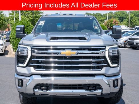 Used 2026 Chevrolet Silverado 2500 LTZ w/ LTZ Convenience Package AWD/4WD image 2