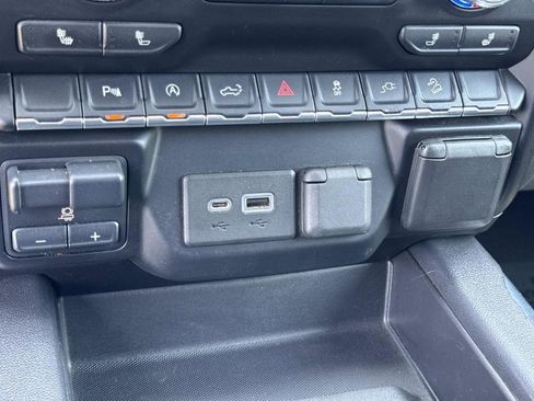 Used 2020 GMC Sierra 1500 Elevation w/ Elevation Value Package AWD/4WD image 15