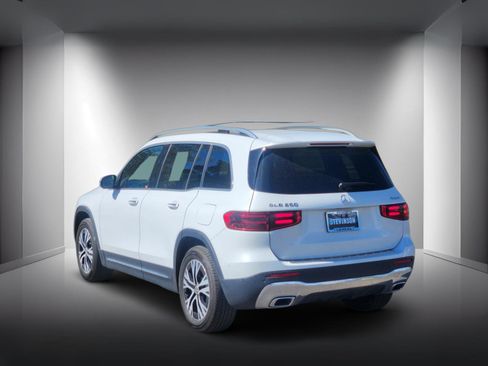 Used 2024 Mercedes-Benz GLB 250 4MATIC image 3