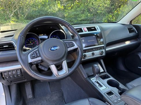 Used 2017 Subaru Outback 2.5i Limited AWD/4WD image 32