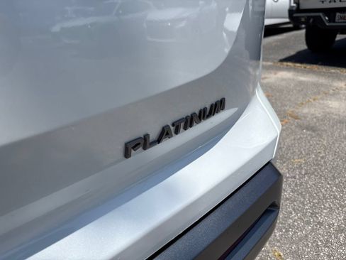 New 2026 Nissan Pathfinder Platinum FWD image 23