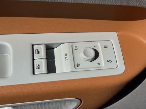 New 2025 Volkswagen ID. Buzz Pro S Plus image 28
