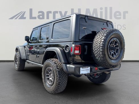 Used 2023 Jeep Wrangler Unlimited Sport AWD/4WD image 3