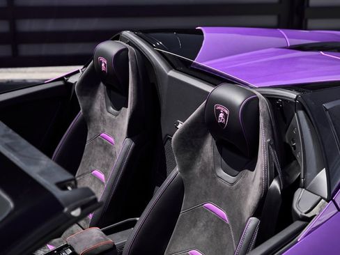 Used 2024 Lamborghini Huracan EVO AWD/4WD image 16