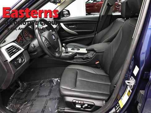 Used 2017 BMW 320i xDrive Sedan AWD/4WD image 14