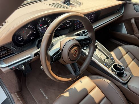 Certified 2024 Porsche 911 Targa 4S AWD/4WD image 4