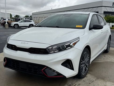 Used 2023 Kia Forte GT-Line w/ GT-Line Premium Package FWD image 3
