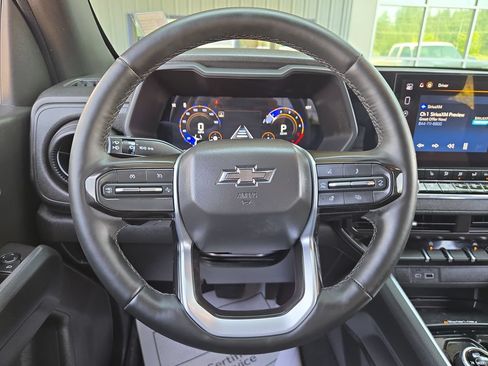 Used 2025 Chevrolet Colorado Trail Boss w/ Midnight Edition AWD/4WD image 20
