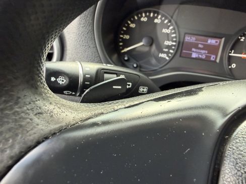 Used 2016 Mercedes-Benz Metris Passenger image 33
